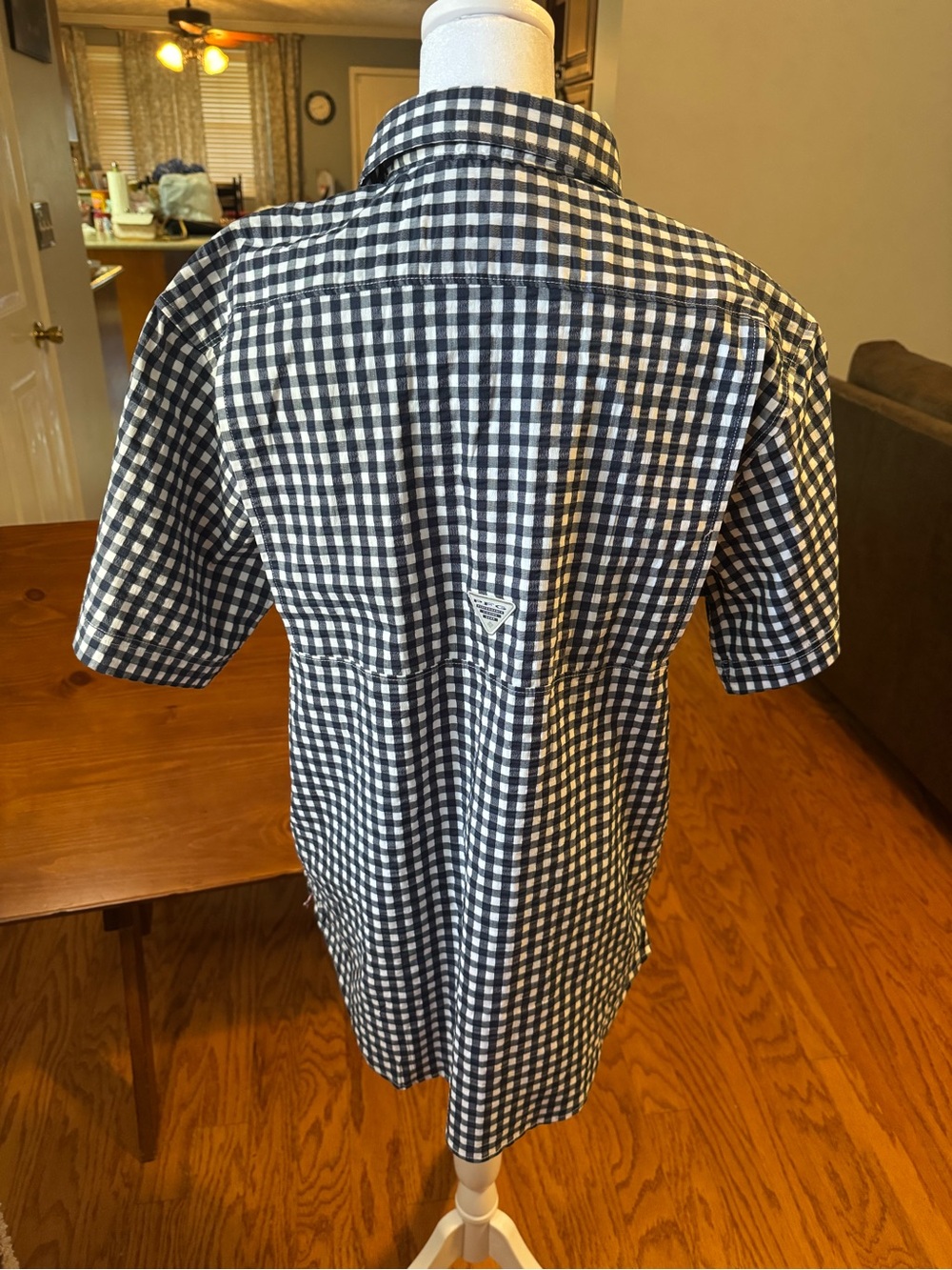 Columbia Men’s fishing navy & White Gingham Short-Sleeve Button-Down Shirt - Picture 6 of 13